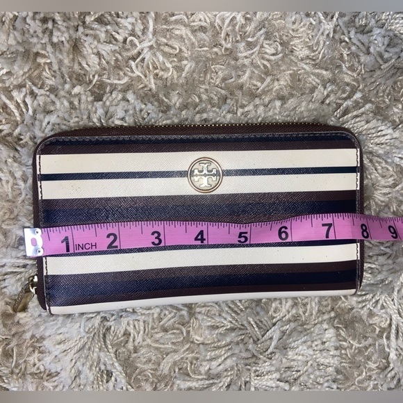 Tory Burch Women’s Classic Zip Around Wallet Robinson Stripe Gold Zipper - Picture 9 of 10